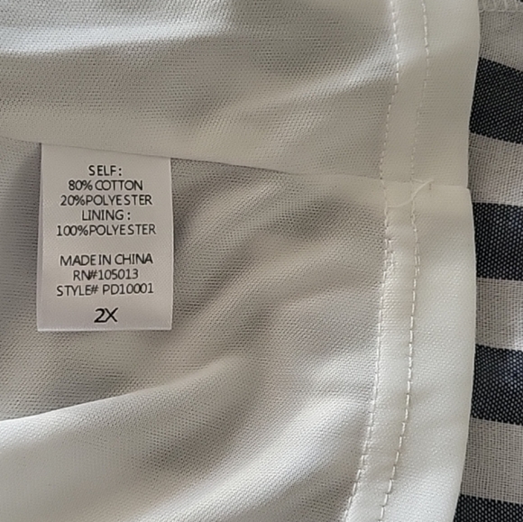 Andree by Unit Women's Dress Size 2X Gray/White Striped Smocked Top Peasant - Picture 8 of 11